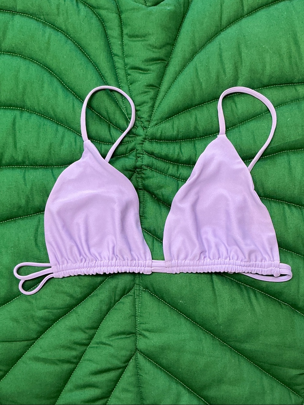 Benoa swim hawaii Siena triangle bikini top, lavender purple color. Size L.